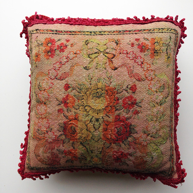 CUSHION, Victorian Floral - w Pink Fringe